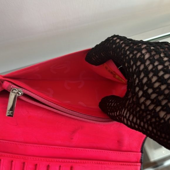 Chanel Black Quilted Lambskin Ligne Cambon Vertical Wallet with Pink Interior - Picture 15 of 16